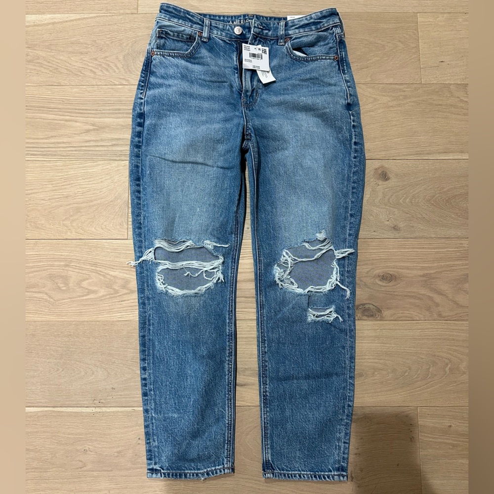 American Eagle Outfitters SHORT Women’s Ripped Blue Jeans